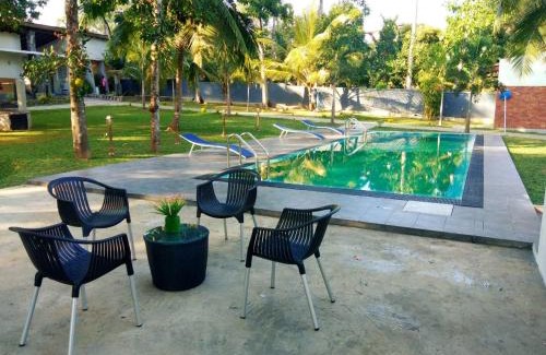 Piliyandala Cama Y Desayuno | Temple Pond Villa Colombo