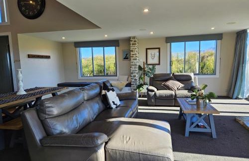 Twizel Casa | Templeton's Stone stay