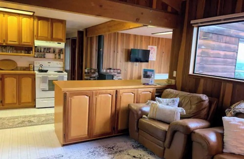 Myers Flat Casa | *Ten Trees* Cabin, Secluded, Near Redwood Parks