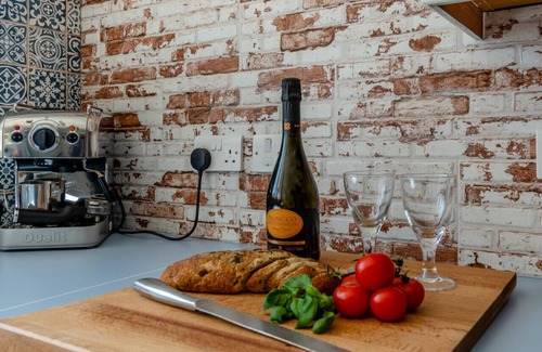 Pembroke Casa | Tenby Lodge - Three Bedroom House, Sleeps 6