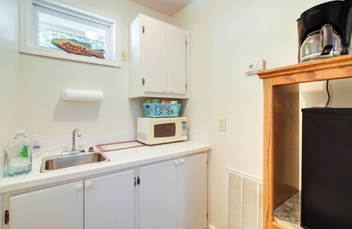 Fruitvale Casa | Tennessee Farm Vacation Rental w/ Game Room!