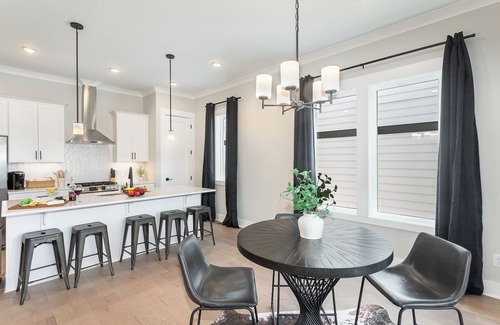Whitebridge Casa | Tennessee Two Step - With 2 car garage and rooftop patio - 10 min to Broadway!