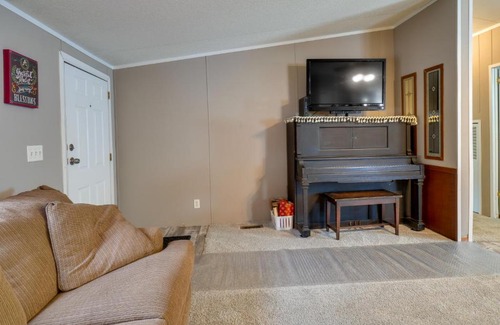 Coalfield Casa | Tennessee Vacation Rental about 2 Mi to Windrock Park!