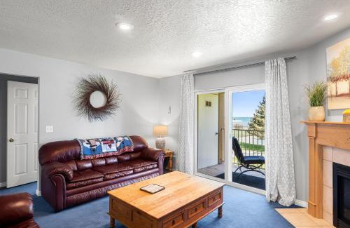 Harbor Village Casa | Tennis Building Condo #310