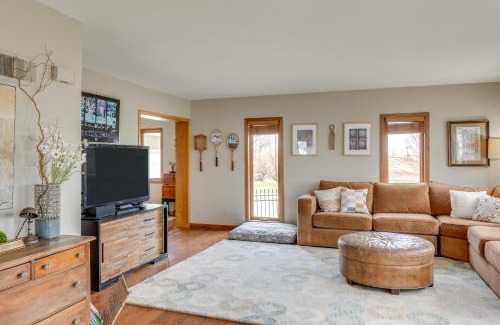 Charles City Casa | Tennis Court and Deck Pet-Friendly Charles City Gem