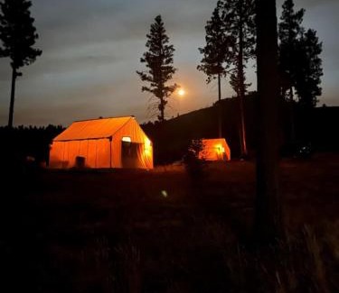 Conner Otro | Tent 2 Oxen-Le-Fields Montana
