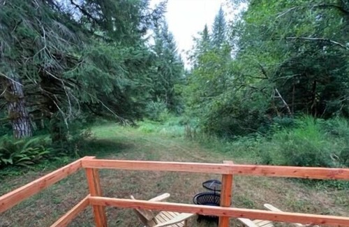Oregon Coast Alquiler De RV | Tentrr Signature Site - Shady Grove on Maple Meadow...