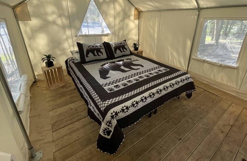 Hamlin Alquiler De RV | Tentrr Signature Site - Lakeview Glampsite "Hilltop Haven" (G1)