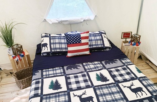 Dickson Alquiler De RV | Tentrr Signature Site - Resurrection Ridge Retreat