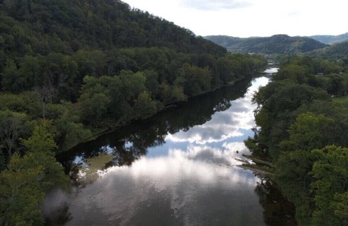 Pence Springs Alquiler De RV | Tentrr Signature Site - Cub