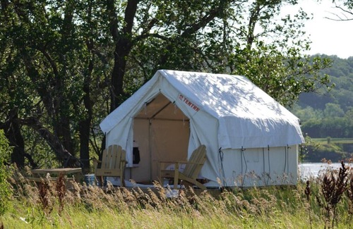 Burbank Alquiler De RV | Tentrr State Park Site - Nebraska Ponca State Park – River Vista J – Single Ca