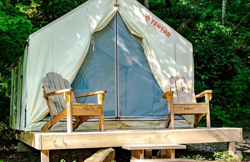 Ansted Alquiler De RV | Tentrr State Park Site - WV Hawk's Nest State Park - Site C - Single Camp