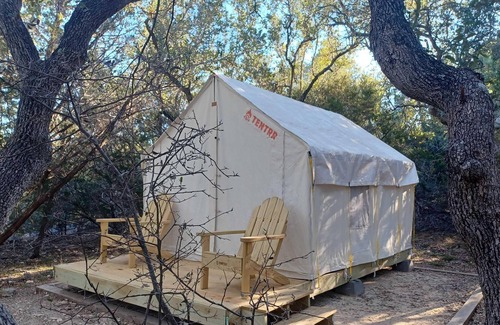 Spring Branch Alquiler De RV | Tentrr State Park Site - Texas Guadalupe River State Park - Site B - Single Camp