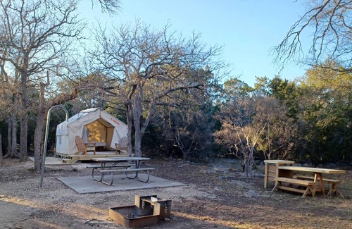 Spring Branch Alquiler De RV | Tentrr State Park Site - Texas Guadalupe River State Park - Site C - Single Camp