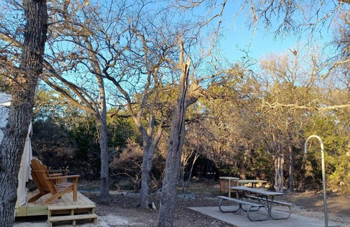 Spring Branch Alquiler De RV | Tentrr State Park Site - Texas Guadalupe River State Park - Site C - Single Camp