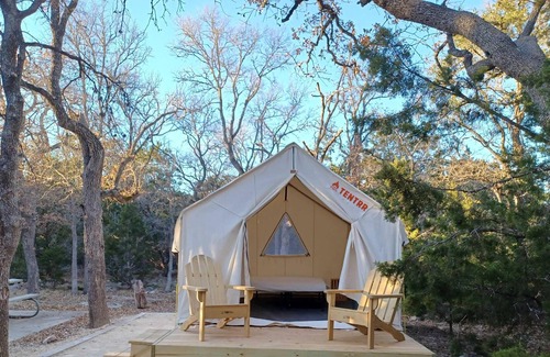 Spring Branch Alquiler De RV | Tentrr State Park Site - Texas Guadalupe River State Park - Site D - Single Camp