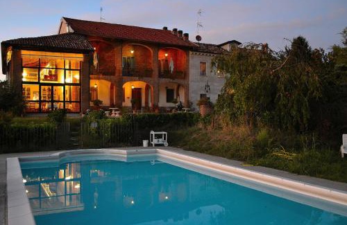 Cereseto Casa | Tenuta MONVILLONE Country House & Restaurant