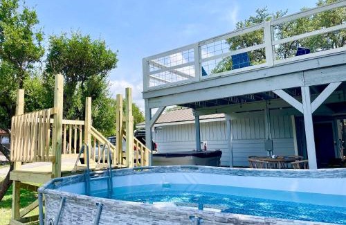 Canyon Lake Casa | Tequila Sunrise hot tub lake view firepit pool