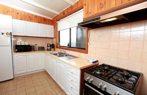 Jam Jerrup Casa | Tequila Sunset Beachfront Family Holiday Home, Bass Coast