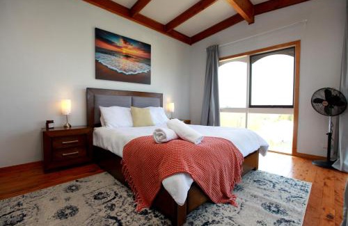 Jam Jerrup Casa | Tequila Sunset Beachfront Family Holiday Home, Bass Coast