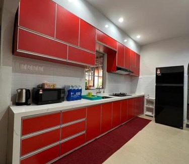 Central Seberang Perai Casa | Teratak LS Homestay