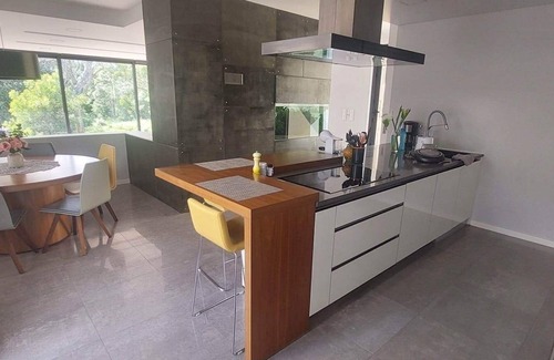 Fonte Bastardo Casa | Terceira Casa Azul- Ultra Modern Home with Pool in a Historic Floral Paradise