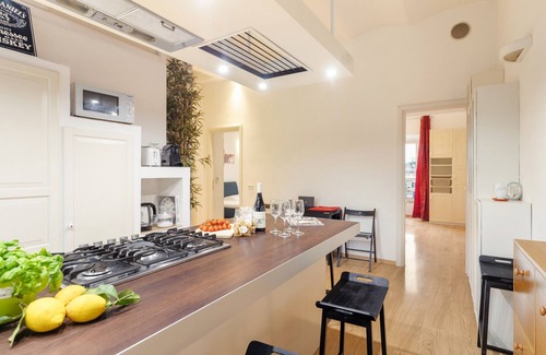 San Lorenzo Apartamento | Termini Station Lightsome 3BR Apartment