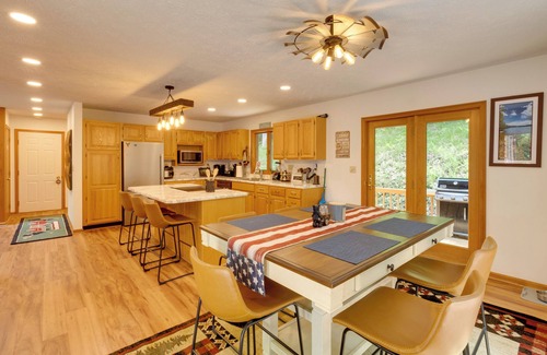 Alpine Lake Casa | Terra Alta Vacation Rental: Walk to Alpine Lake!