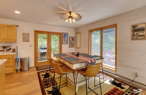 Alpine Lake Casa | Terra Alta Vacation Rental: Walk to Alpine Lake!