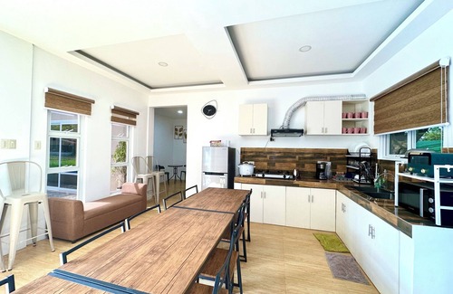 Amadeo Casa | Terra Vascileia Queen with Pool 32 Pax capacity