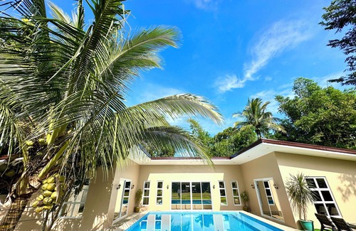 Amadeo Casa | Terra Vascileia Queen with Pool 32 Pax capacity