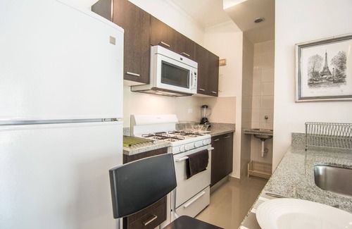 Downtown Santo Domingo Apartamento | Apartamento con terraza en el centro de la ciudad de Santo Domingo + Estacionamiento gratuito y gimnasio ✔️