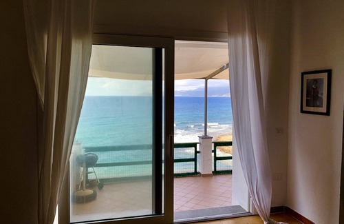 Porto Alabe Apartamento | apartamento terraza con impresionantes vistas al mar y acceso directo al mar