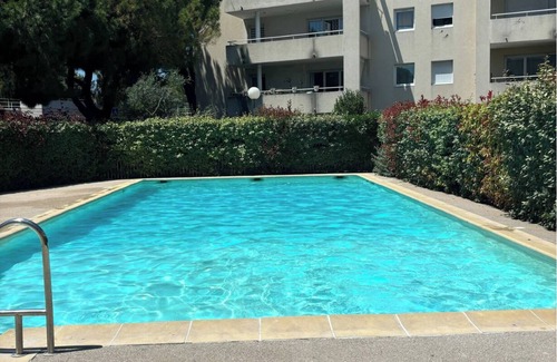 Croix-d'Argent Apartamento | Terrace apartment with pool