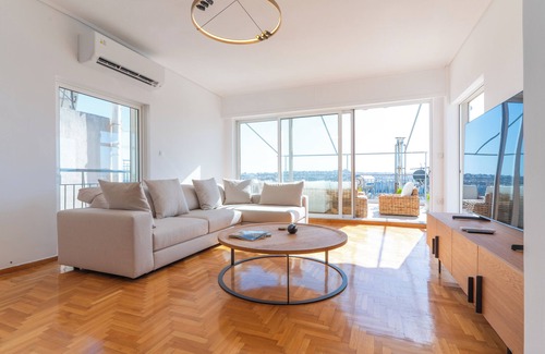 Piraeus Apartamento | Terrace Dreams with Pasalimani View