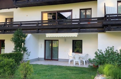 Bad Gastein Apartamento | Terrace Garden Retreat by Interhome