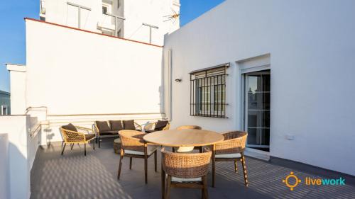 Old Town Apartamento | Terrace Home by LiveWork