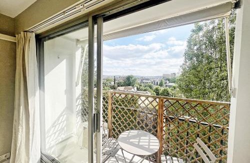 Villa Montmorency Apartamento | Terrace one bedroom lacoste