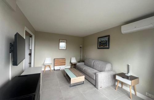 Villa Montmorency Apartamento | Terrace one bedroom lacoste