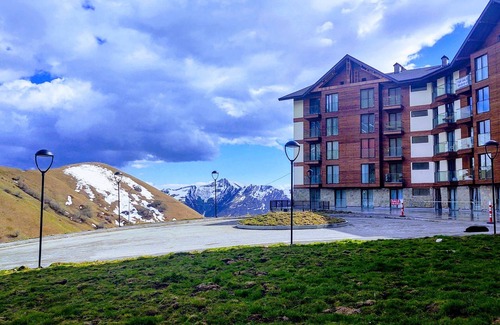 Dusheti Condominio | Habitaciones con terraza - Habitación de lujo