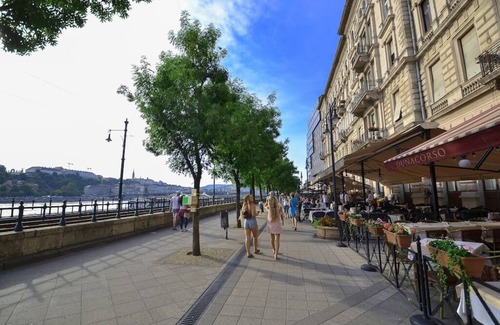 Inner City Budapest Apartamento | Terraza con panorama excepcional sobre el Danubio.