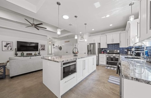 Wimberley Casa | Family/Event Retreat Sleeps 28 Amenities Galore