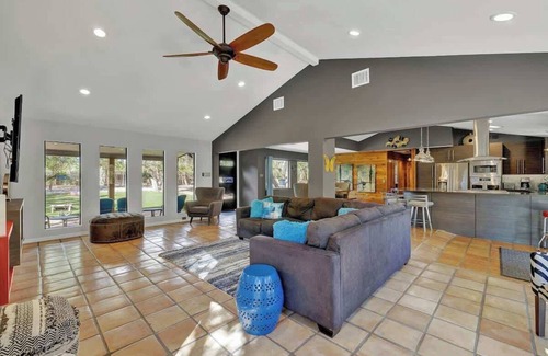 Wimberley Casa | Terracotta Retreat Luxury Oasis