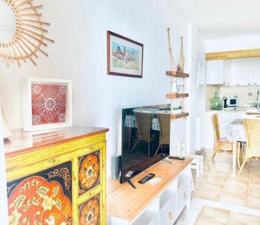 Pueblo Mascarat Apartamento | TerracottaBlue by Nat