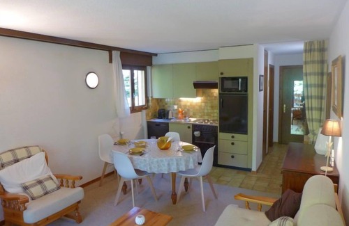 Randogne Apartamento | Terrasse Des Alpes 3008 by Interhome