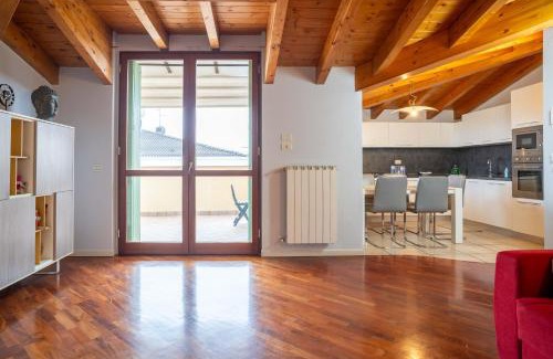 Desenzano del Garda Apartamento | Terrazza incanto, con terrazza e garage