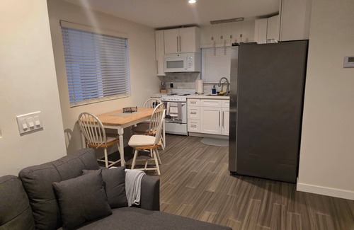 Thousand Oaks Casa | Terrific 2-bedroom house with AC in Thousand Oaks