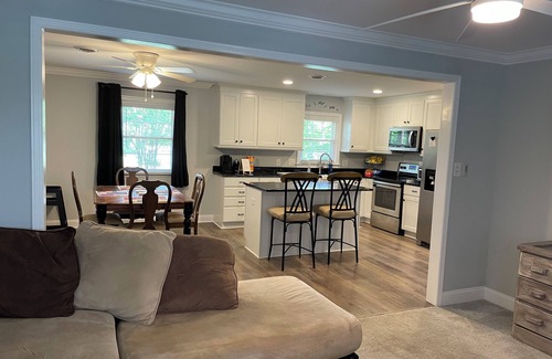 Kernersville Casa | Terrific 2-bedroom 2 bath home, country setting, convenient to highways, 1 acre