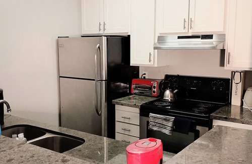 Rampart Village Apartamento | Terrific 2-bedroom apartment in amazing Los Angeles with fitness room, WiFi