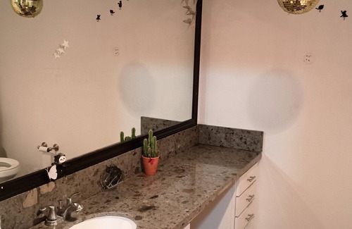 Rampart Village Apartamento | Terrific 2-bedroom apartment in amazing Los Angeles with fitness room, WiFi
